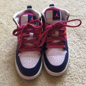 Air Jordan 1 Mid GS ‘Fire Pink’